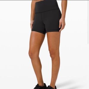 Lulu wunder under 5” shorts